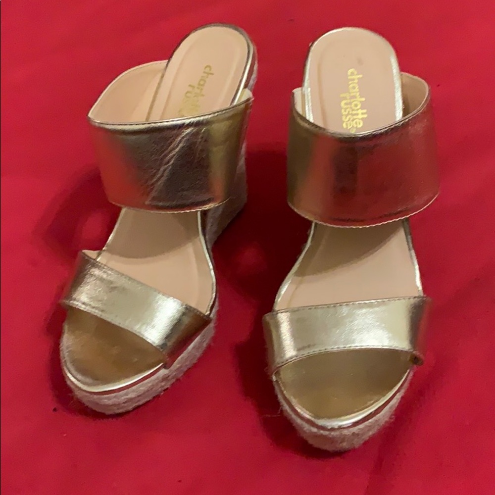 Shoes - Picture 2 of 3